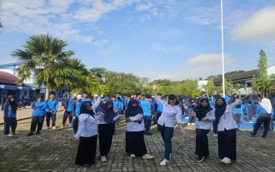 SMK Negeri 8 Samarinda Gelar Kegiatan Pagi Ceria: Menumbuhkan Semangat dan Kebersamaan di Awal Hari
