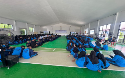 SMK Negeri 8 Samarinda Gelar Nonton Bareng Kegiatan “Sapa Murid SMK Tahun 2025” di Aula Sekolah