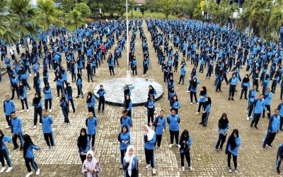 Kegiatan Rutin Senam Pagi Setiap Hari Jumat Pada Minggu Ke 2 di SMK Negeri 8 Samarinda
